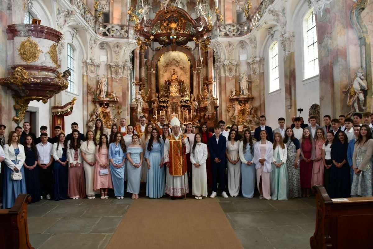 Sakrament Svete potvrde primio 61 krizmanik / Foto: Fenix (Vjekoslav Pavković)